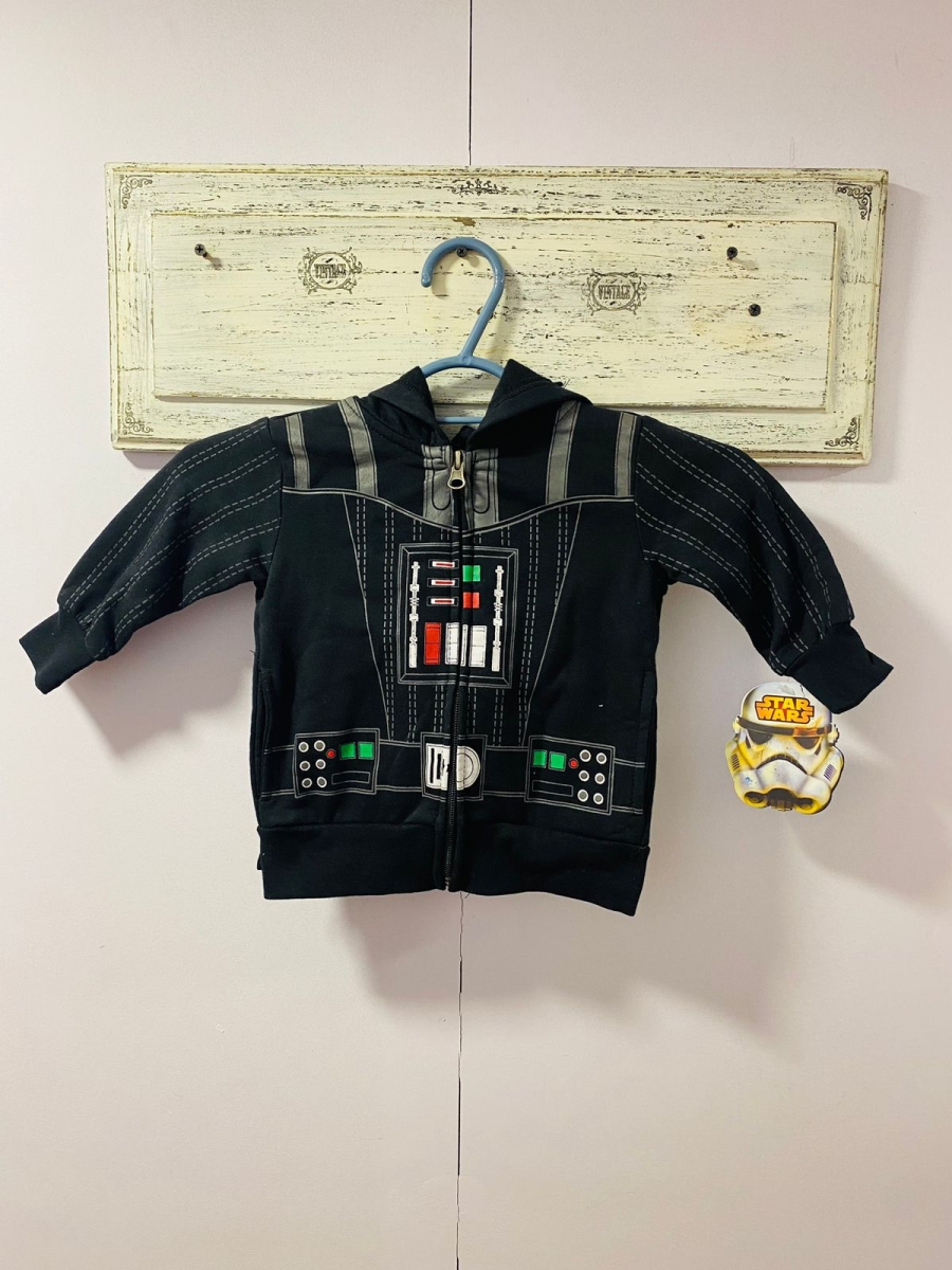 Poleron Star Wars para niño color negro con diseño