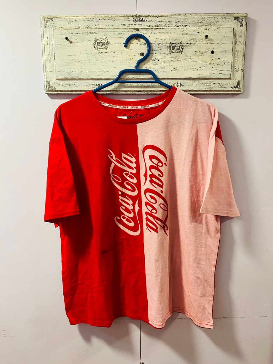 Polera COCA COLA unisex color rojo y blanco