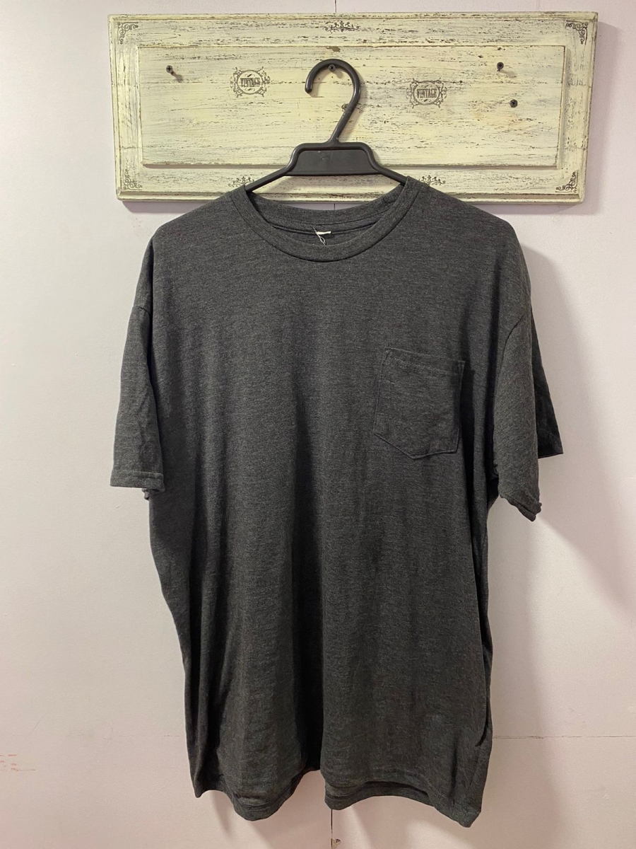 Polera Neff para hombre color gris oscuro