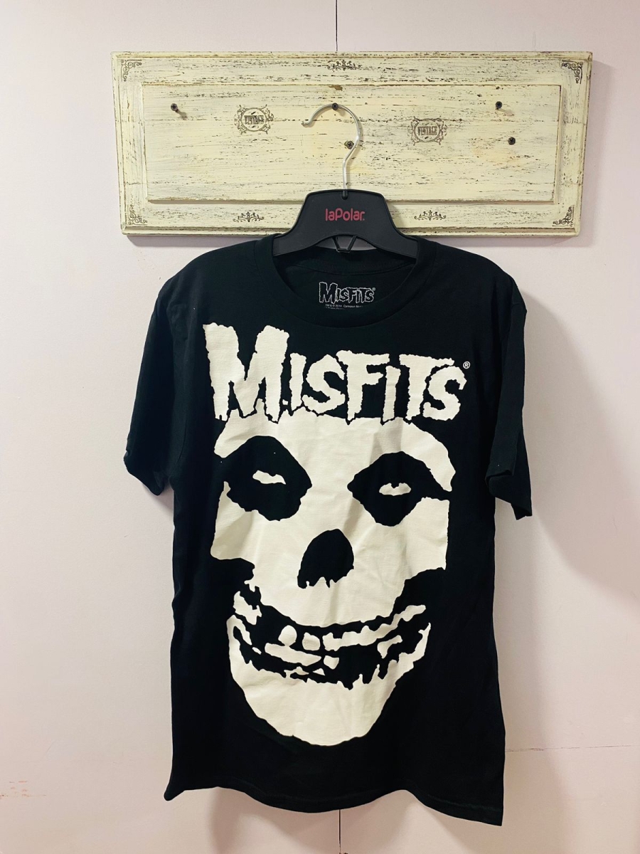 Polera Misfits para hombre color negro 